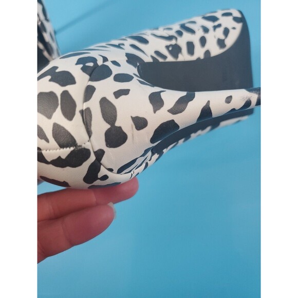 Womens Pumps Sz 7 Black White Animal Print Slip On Slim Heel Liliana - Picture 10 of 12